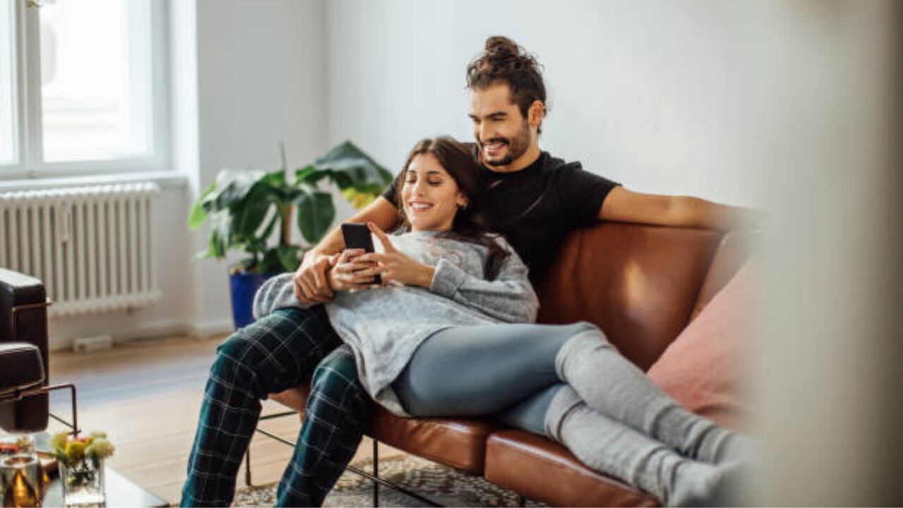 Las mejores canciones para dedicarle a tu crush y ganar su atención