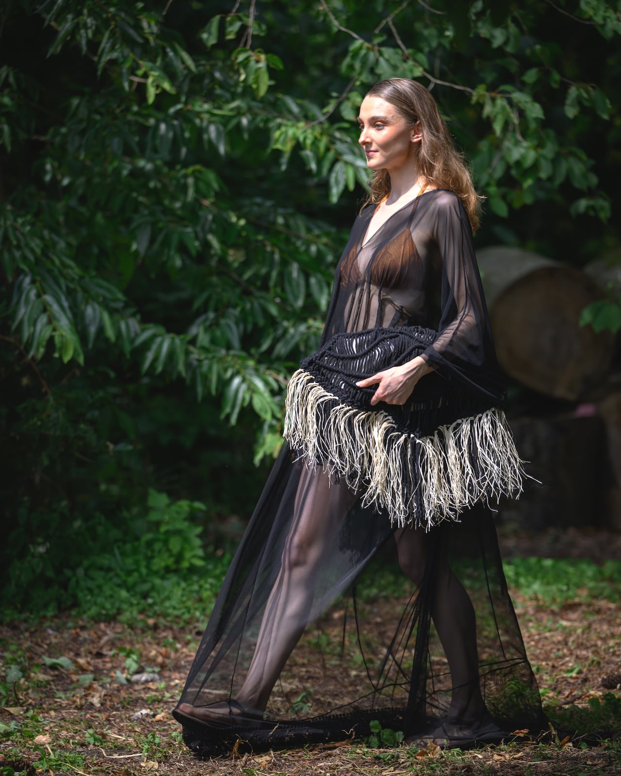 Desde Colombia hasta Milán, OMBRE presenta una propuesta de moda contemporánea que mantiene la artesanía y la producción local en el centro de su identidad.