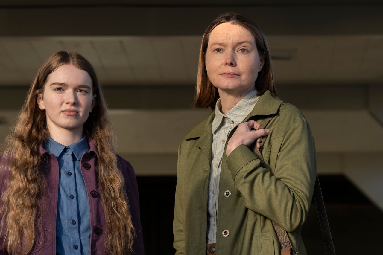 Summer H. Howell (Carrie White) y Samantha Sloyan (su madre, Margaret White) tienen intercambios supremamente intensos.