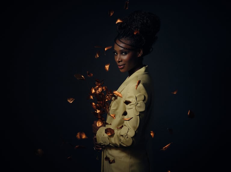 El vuelo eterno de la moda: Diego Guarnizo y una colección que celebra lo esencial