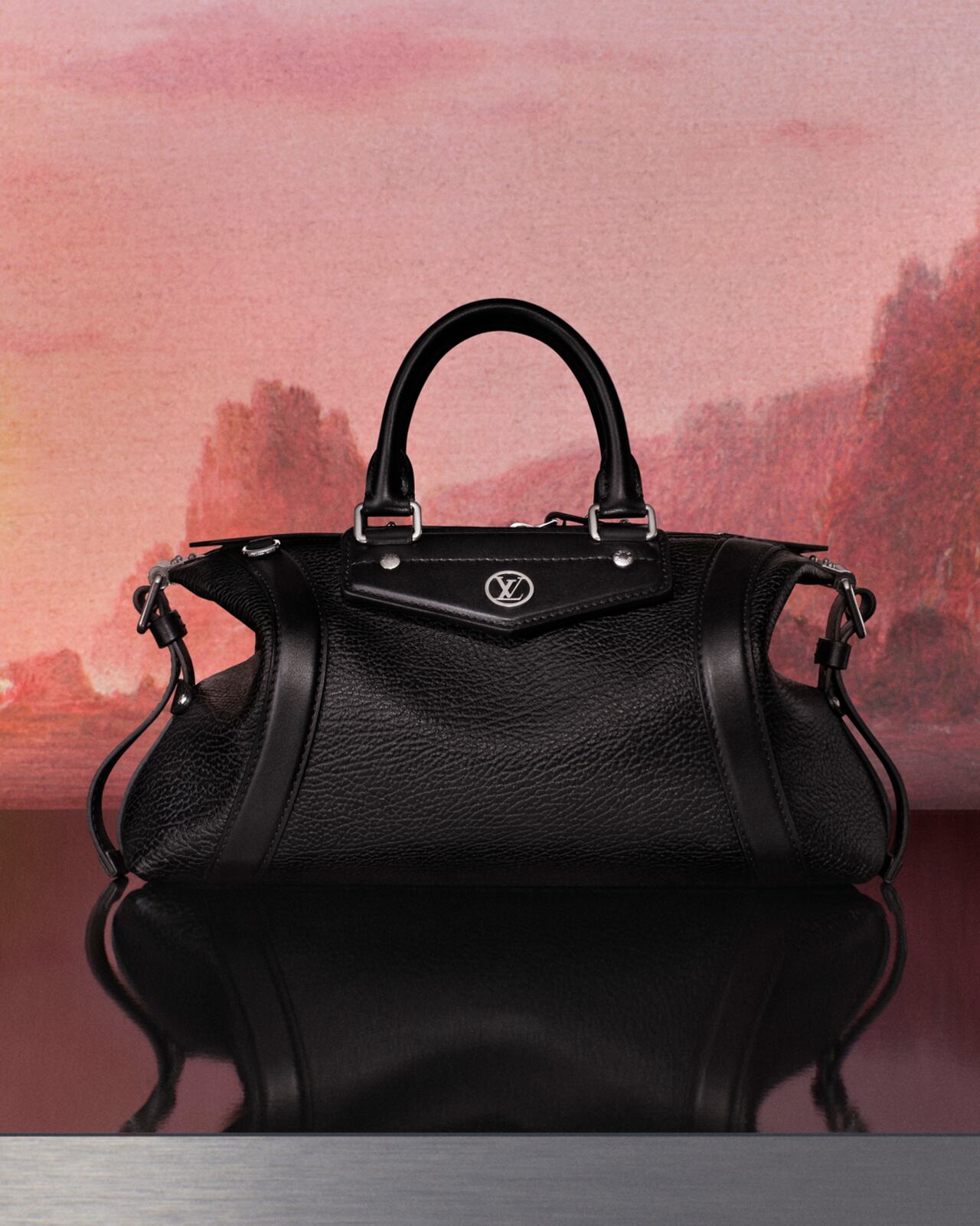LV Biker: el nuevo bolso icónico de Louis Vuitton