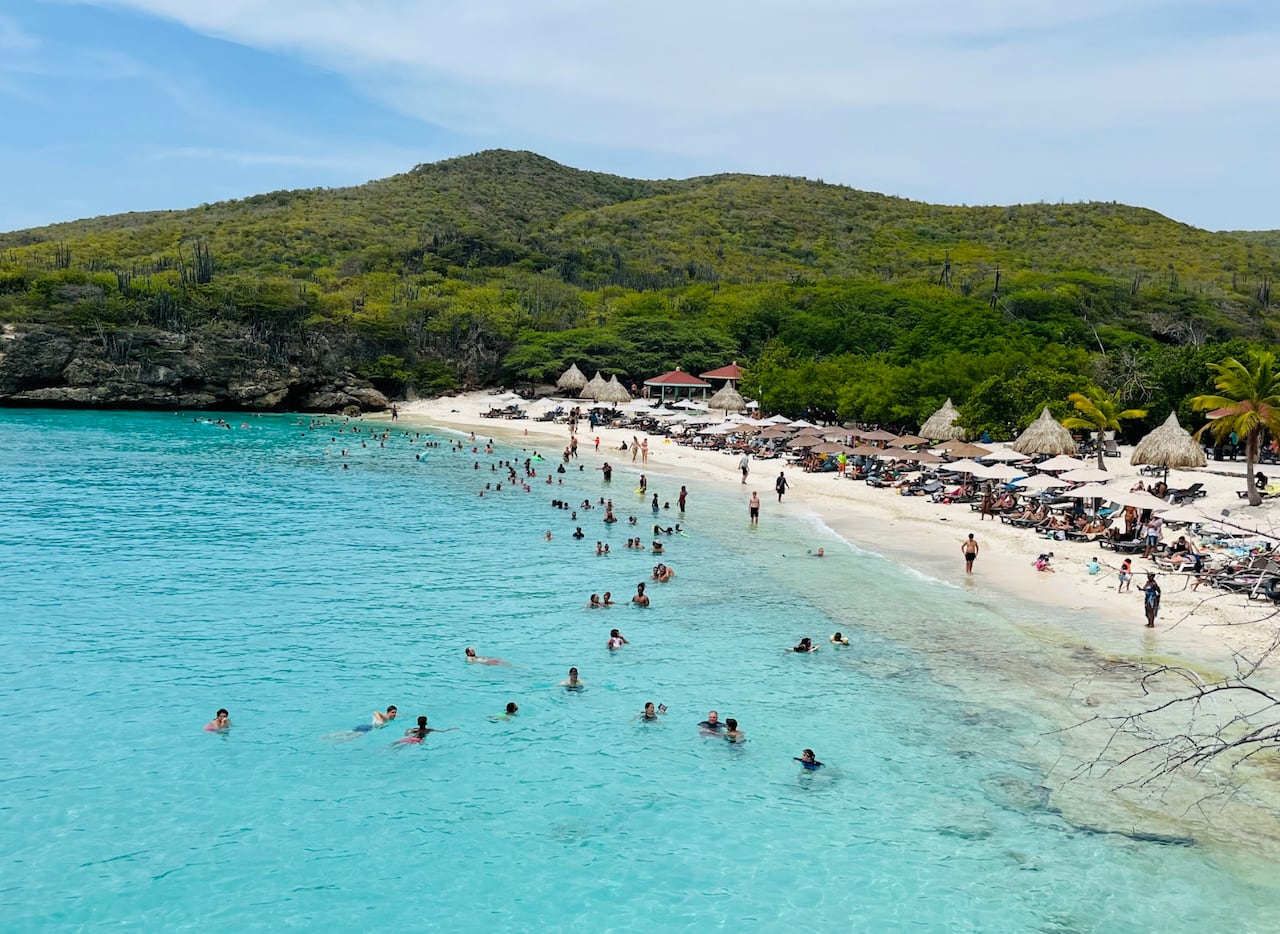 Las playas cristalinas de Curaçao son uno de los principales atractivos para los turistas.