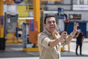 Juan Diego Alvira. Desastecimiento de combustible por cierre de la via panamericana.
Pasto-Nariño Enero 13 de 2023.
Foto:Juan Carlos Sierra-Revista Semana.