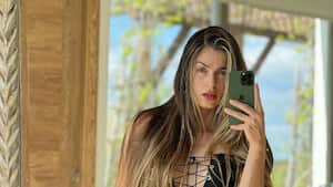 Instagram @crisshurtado