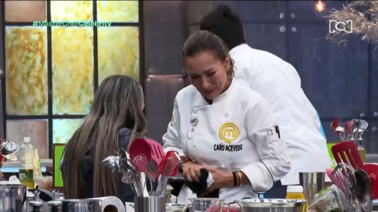 "Me volé el dedo": Accidente de Carolina Acevedo en 'MasterChef' prendió las alarmas entre los televidentes