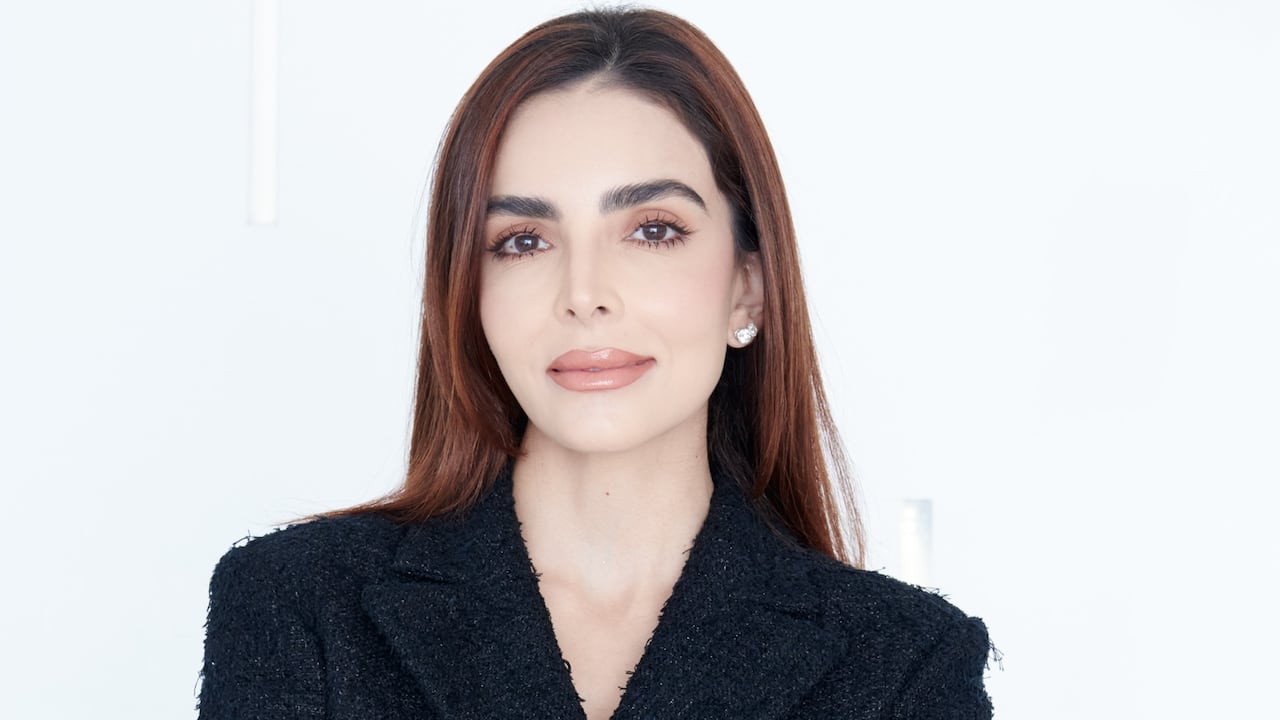 Dra. Claudia Hernández especialista en dermatología. Terapia de inducción de colágeno