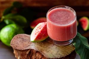 La guayaba es un alimento muy versátil el cual se puede consumir en distintas presentaciones.