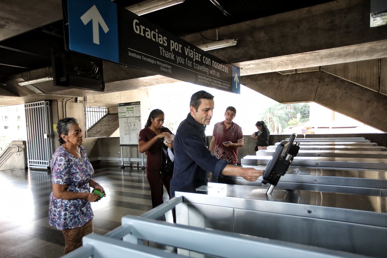 Metro de Medellin, Juan Diego Alvira