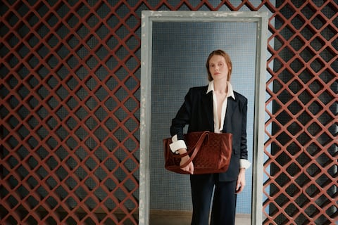 La nueva colección de Prüne transforma cada pieza en un testimonio de elegancia atemporal.