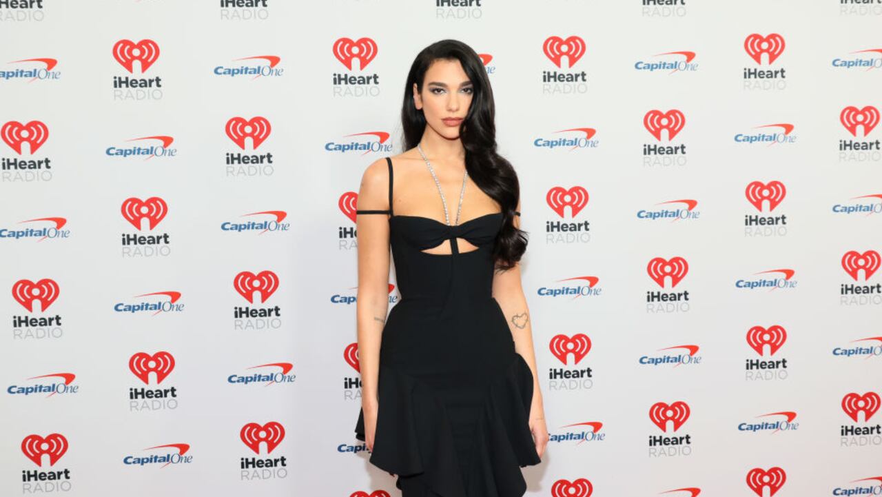 El sugestivo vestido de Dua Lipa con el que dejó todo al descubierto