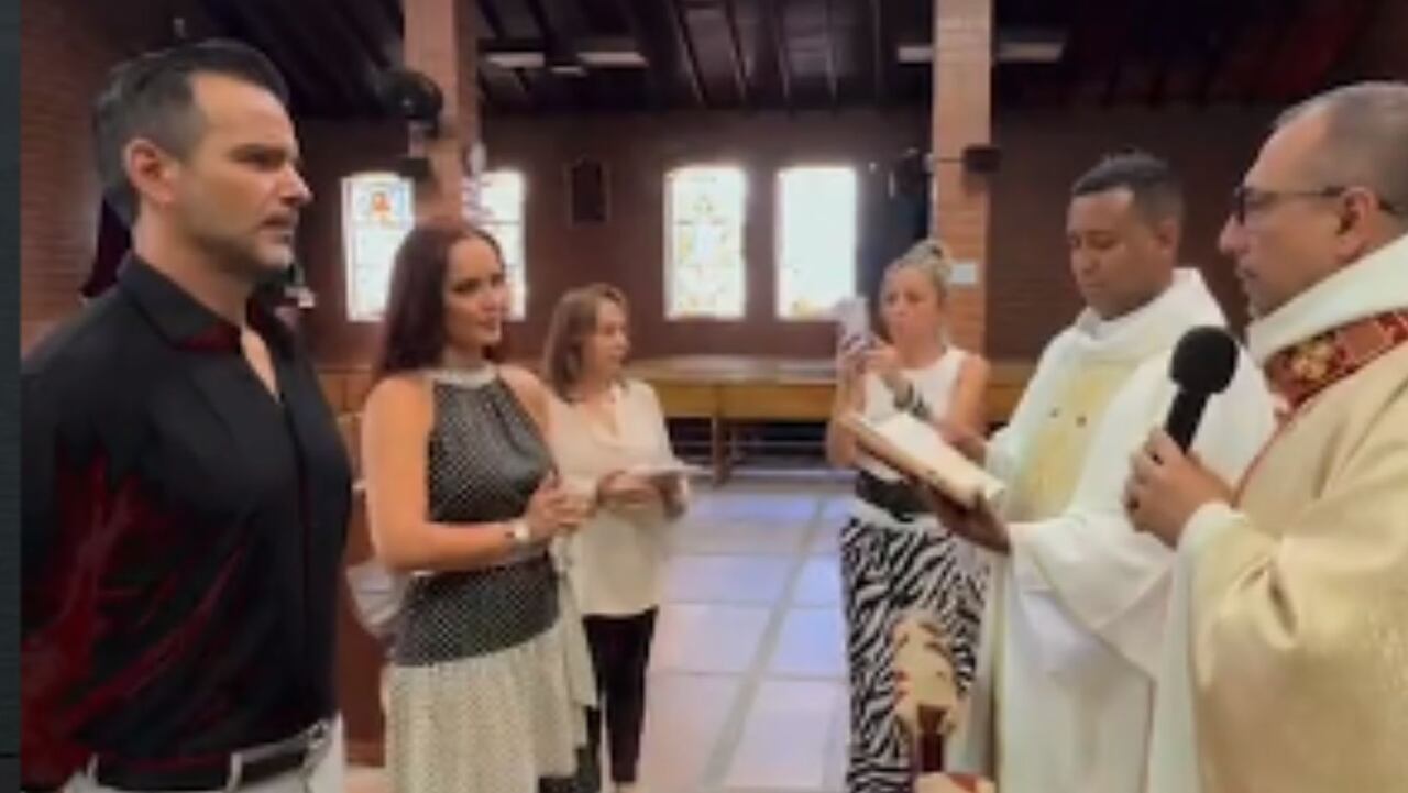Ana Lucía Dominguez y Jorge Cárdenas renuevan sus votos de matrimonio
@Foto del perfil de analuciado