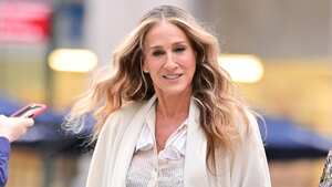 NUEVA YORK, NUEVA YORK - 7 DE NOVIEMBRE: Sarah Jessica Parker fue vista en el set de "And Just Like That ..." la serie de seguimiento de "Sex and the City" en el Madison Square Park el 7 de noviembre de 2021 en la ciudad de Nueva York . (Foto de James Devaney / GC Images)