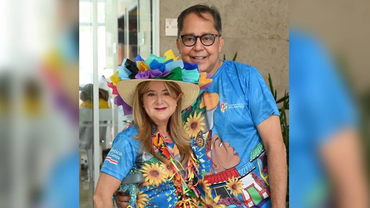 Elsa Noguera lució una pinta muy carnavalera para disfrutar la Batalla de Flores 2022.