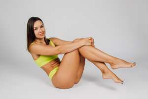 Ropa interior amarilla para recibir el año