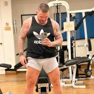 El cantante sabe muy bien lo que tiene y por eso se hace este tipo de instantáneas. Foto: Instagram @jessiuribe.