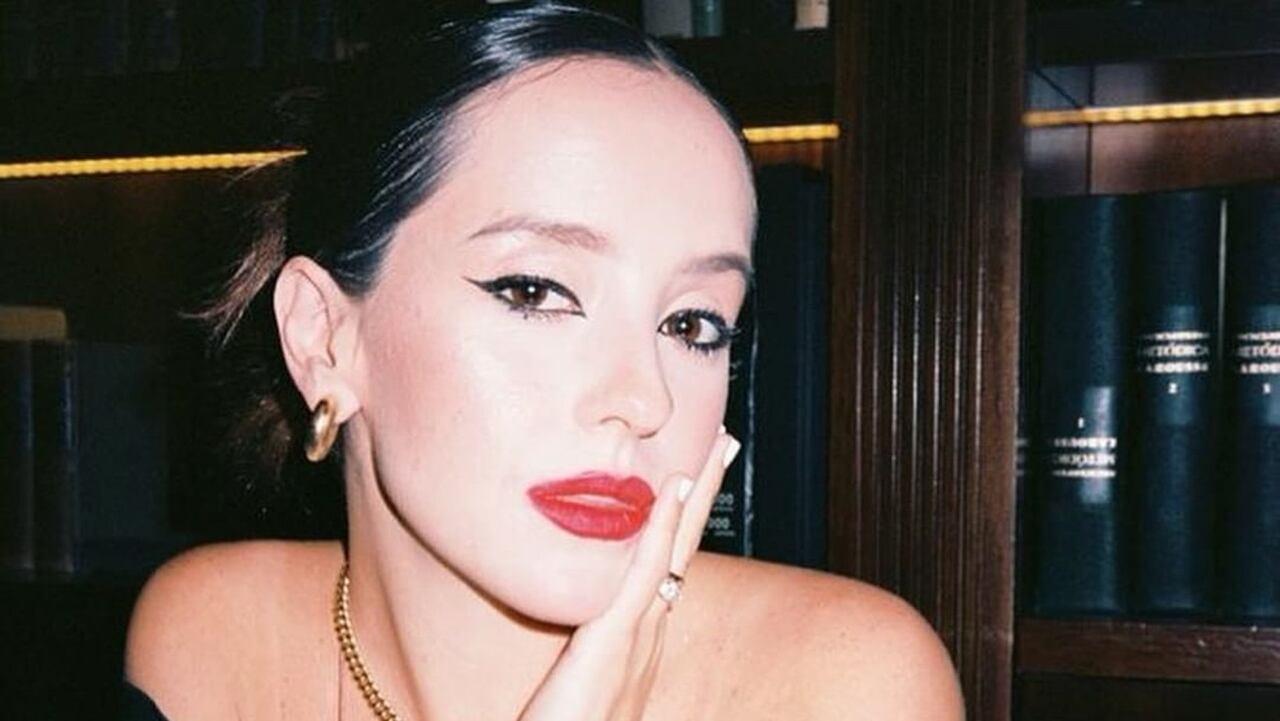 Critican a Evaluna por los costosos y extraños zapatos que usó en los Latin Grammy