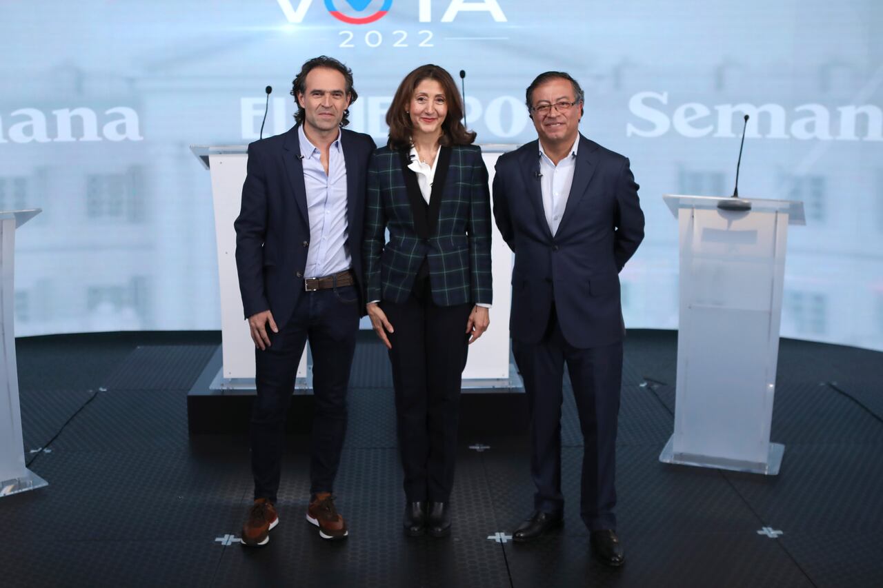 Federico Gutierrez, Vicky Davila, Ingrid Betancourt, Andres Mompotes y Gustavo Petro Debate los que son Semana y el Tiempo