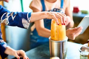 El desayuno es importante debido a que es la primera comida que se hace en el día, después de haber estado horas en reposo durmiendo.