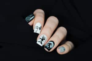 Manicure para Halloween.