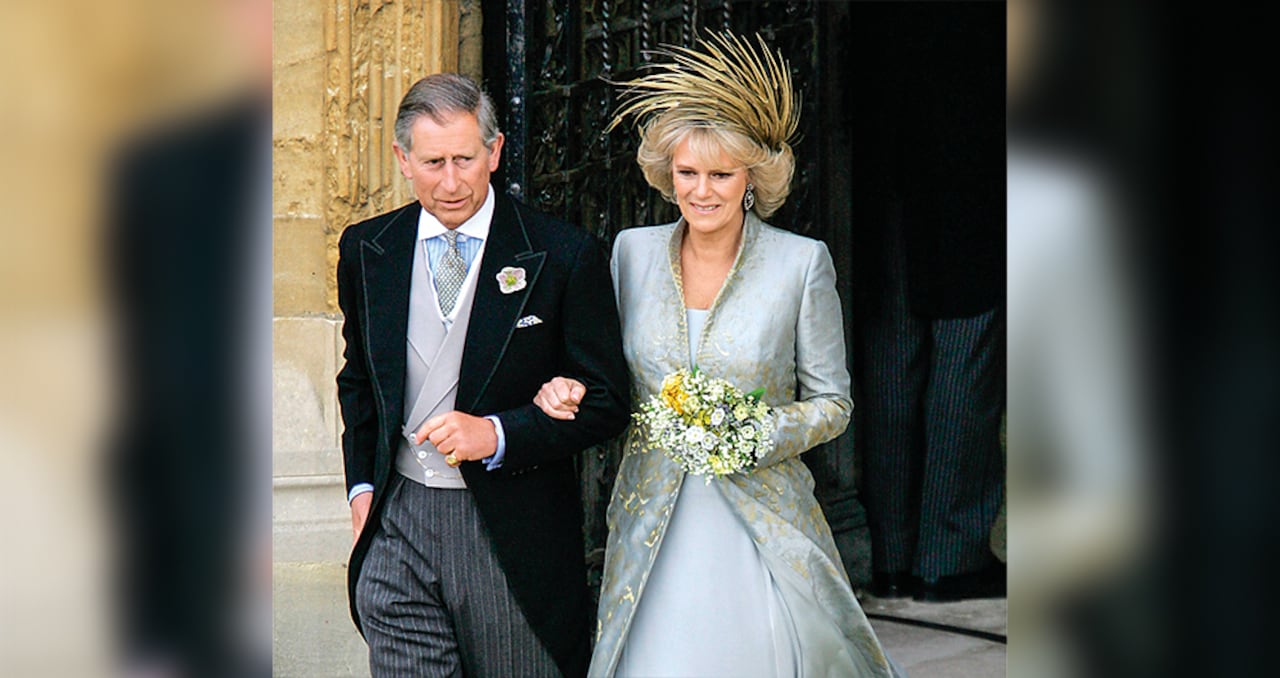Tras años de desprecio por su amor adúltero y de ser culpados de la infelicidad de Lady Di, Carlos y Camilla se casaron en 2005, en una boda de segunda, en cuya recepción la reina no duró diez minutos.