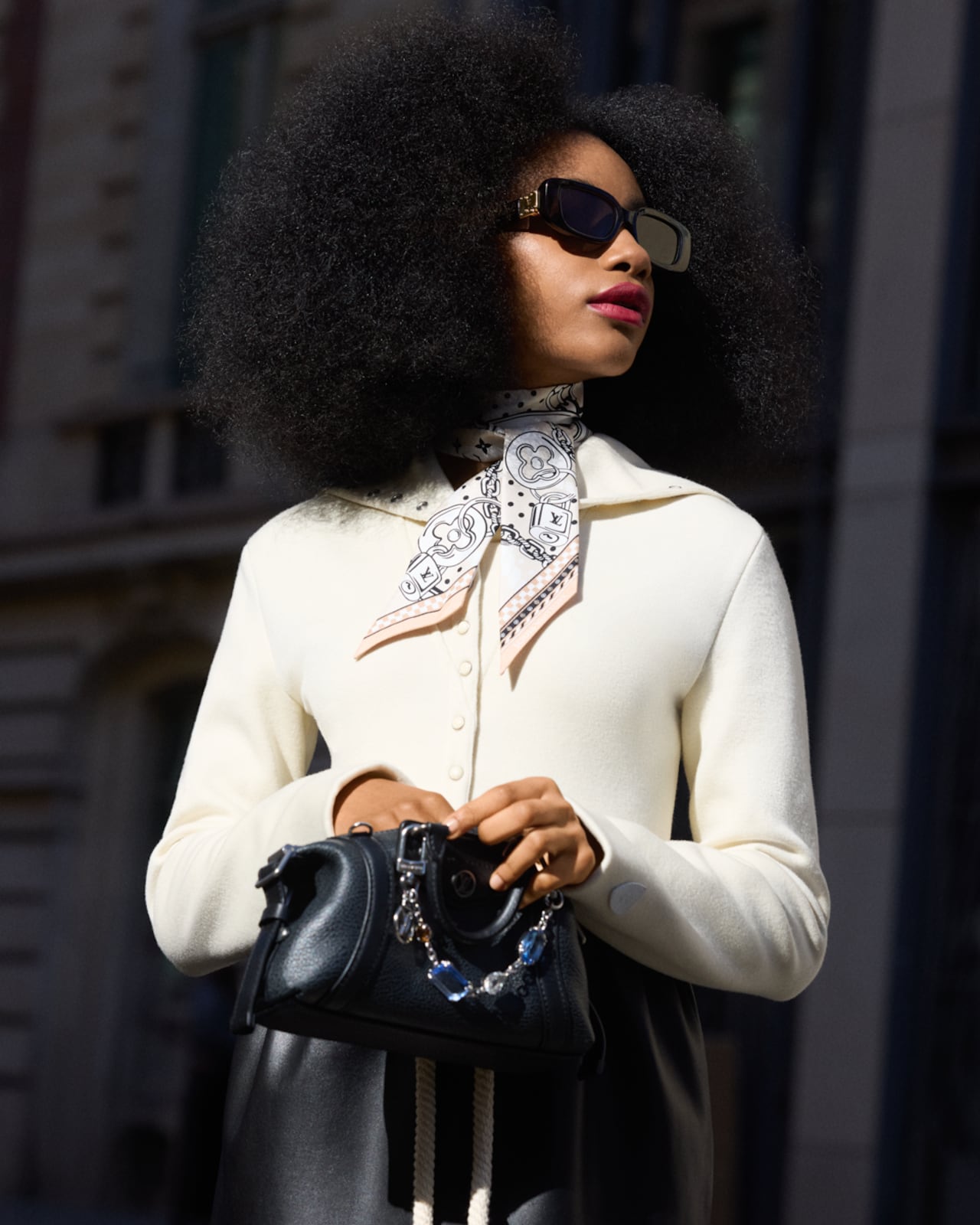 Flowerovlove, Madeline Argy y Tansuan exploran la capital francesa envueltas en la libertad.