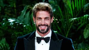 El actor cubano William Levy posa fuera de la fiesta de los 'Premios Platino' en la Quinta del Jarama el 03 de octubre de 2021 en Madrid, España.