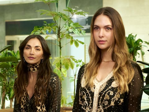 Entre flores y rebeldía: la elegancia punk de Rapsodia FW25