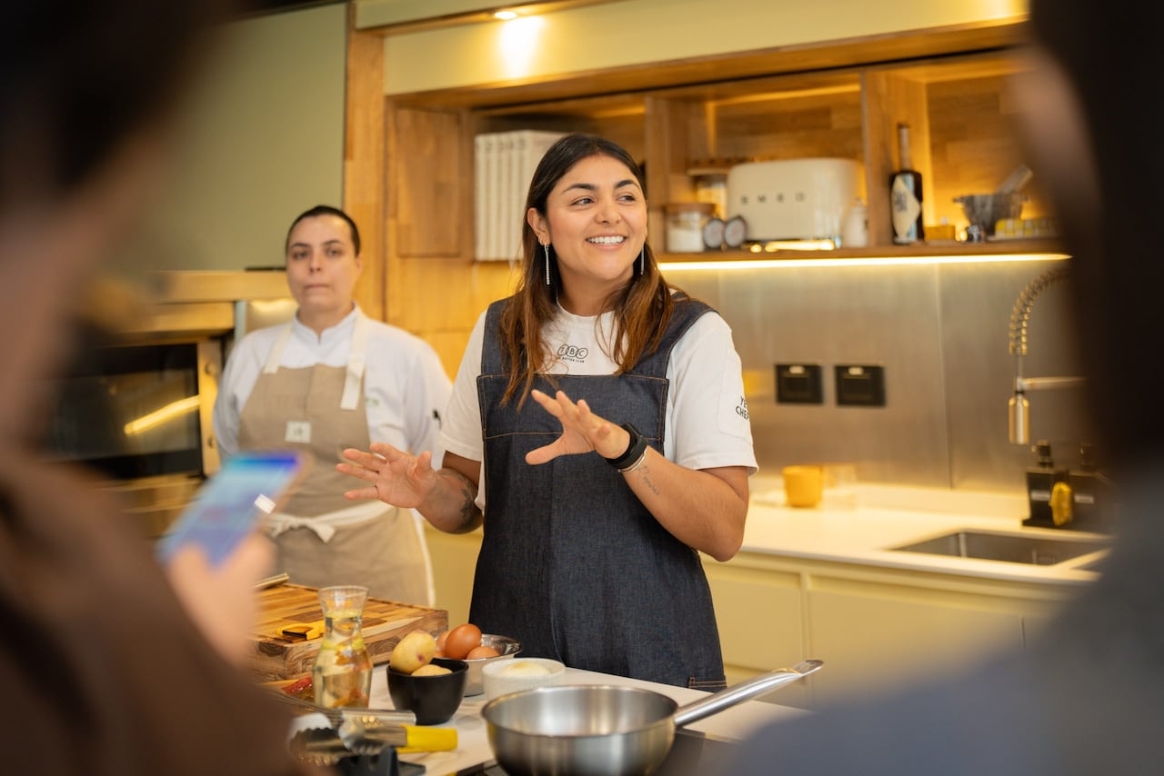 Con más de una década de experiencia, Valentina Reyes apuesta por una cocina cercana y emotiva.