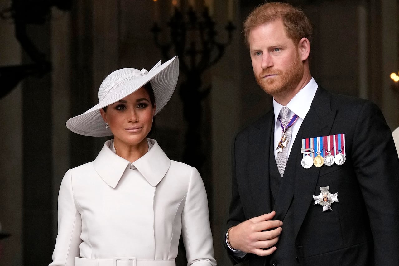 Una investigación sobre las denuncias de intimidación por parte de Meghan Markle contra el personal de la familia real ha llevado a un cambio en la política de recursos humanos, pero los detalles no se publicarán, según una fuente importante de la familia. (Photo by Matt Dunham / POOL / AFP)