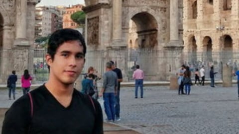 José David Barras, joven que se equivocó enviando el dinero.