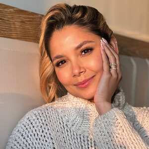 La presentadora deportiva sorprendió con un look natural en redes.