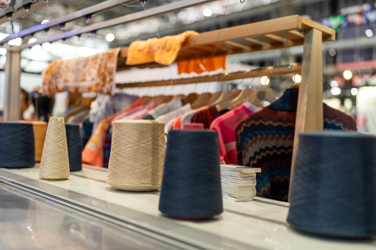La tecnología empieza a ocupar un lugar estratégico en cada etapa de la cadena de valor de la moda, desde el diseño y la producción hasta la comercialización.
