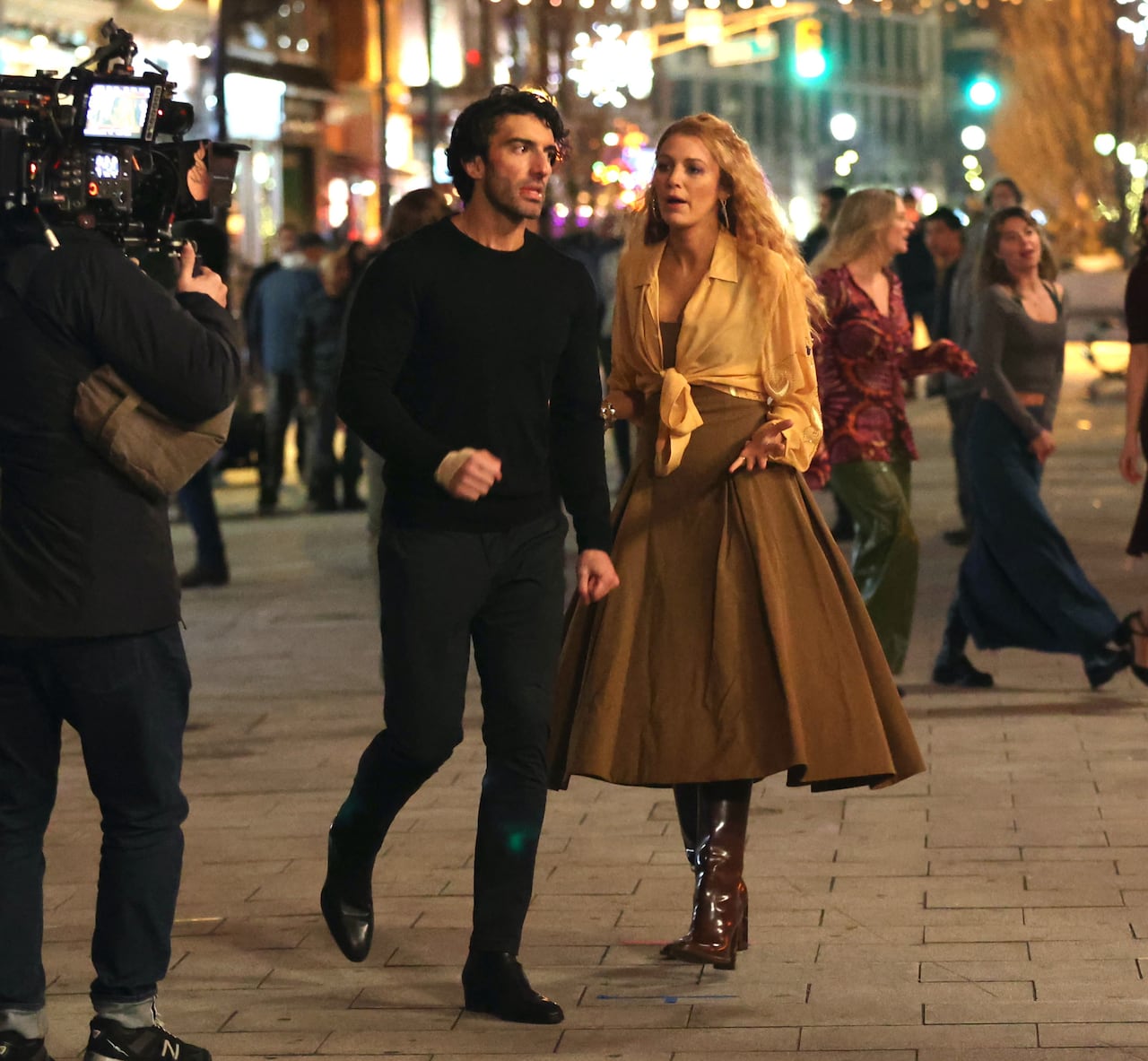 JERSEY CITY, NJ - JANUARY 12: Justin Baldoni and Blake Lively are seen on the set of 'It Ends with Us' on January 12, 2024 in Jersey City, New Jersey. (Photo by Jose Perez/Bauer-Griffin/GC Images)