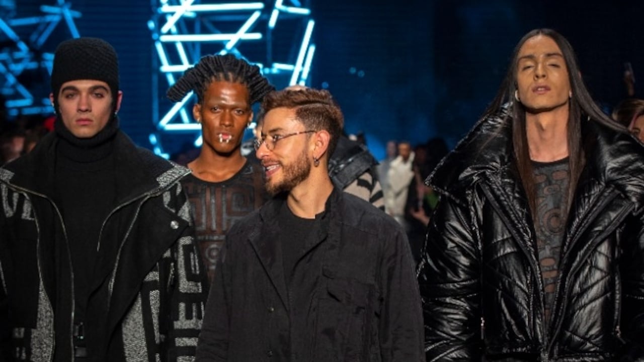 Diseñador Humberto Cubides en la presentación de su colección PAKAL AW de la marca Cubel, durante Bogotá Fashion Week 2021