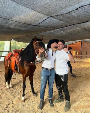 Los dos artistas se demuestran su cariño sin importar en qué dirán. Foto: Instagram @pipebueno.