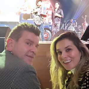 La pareja muestra cómo mantener viva la llama en el matrimonio.