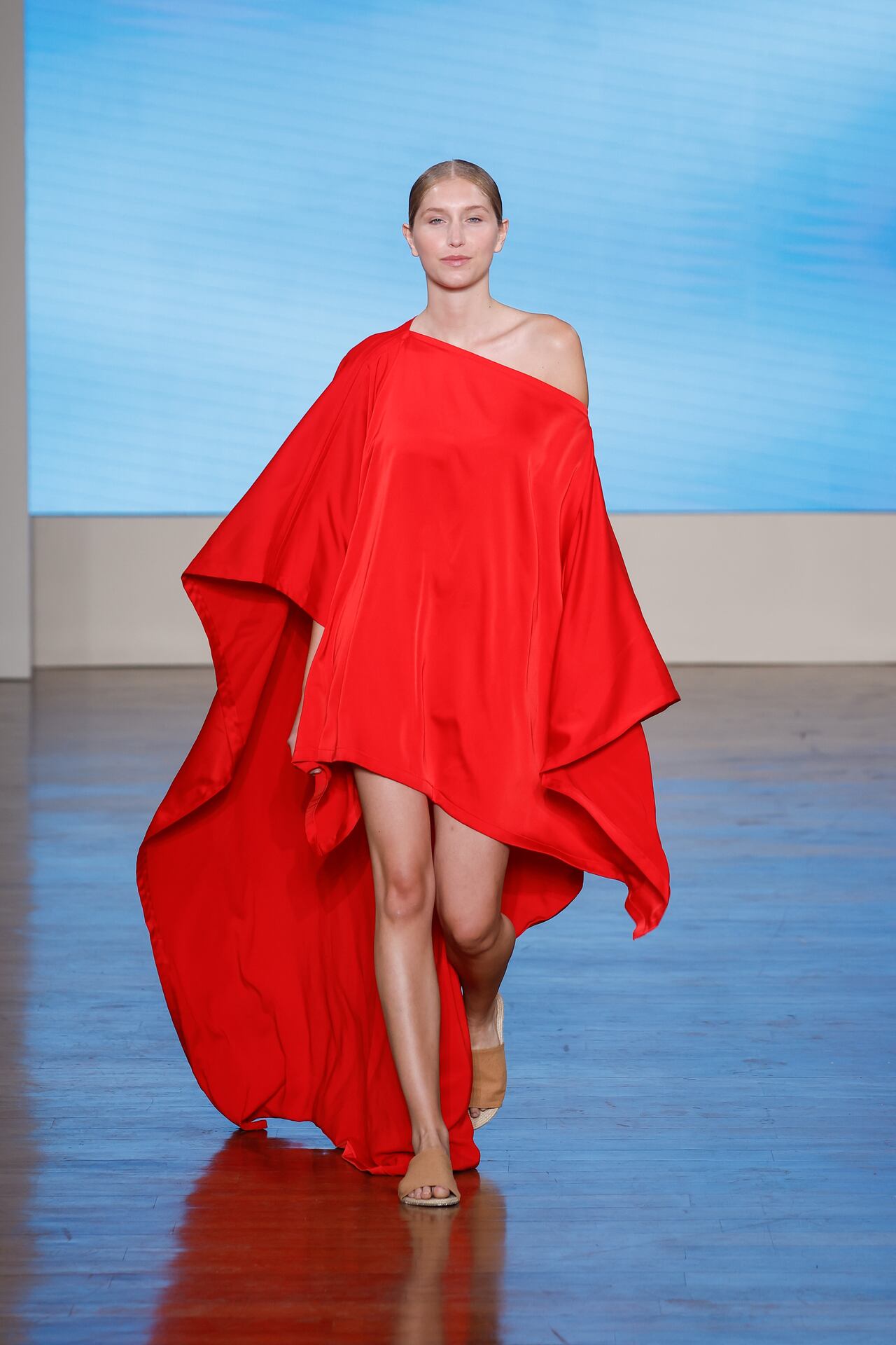 Las Gringas, paulista Annete Lima, incorporó tejidos sostenibles y biodegradables, como el Amni Soul Eco.