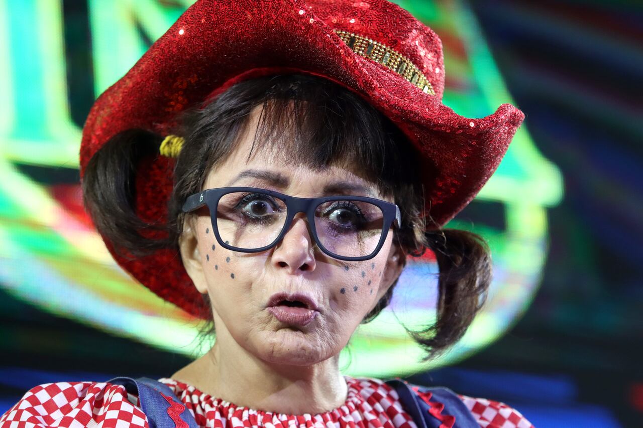 La Chilindrina hablando sobre una de sus presentaciones en México.