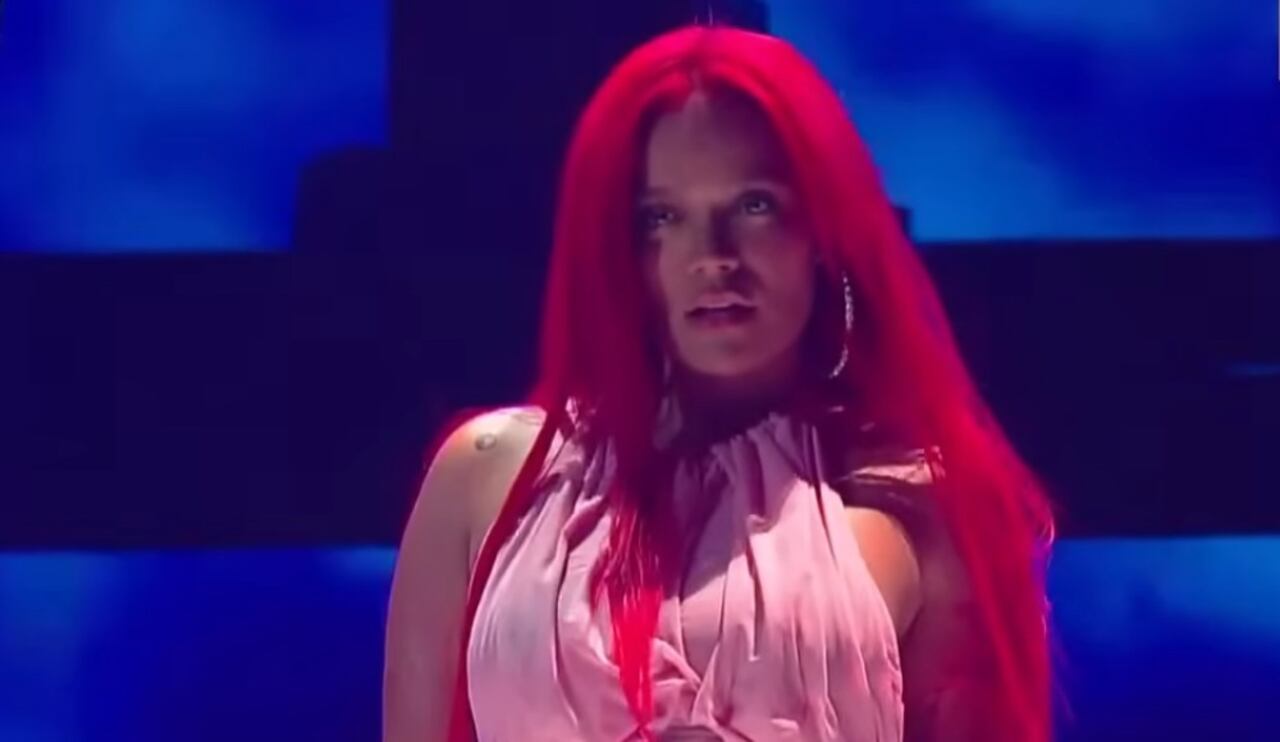 La cantante de música urbana destacó con su show en el evento internacional.