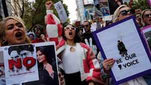 Protesta en apoyo a las mujeres iraníes y contra la muerte de Mahsa Amini.