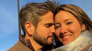 Daniel Arenas y Daniella Álvarez: la exreina y el actor estuvieron de paseo en en Estados Unidos y aprovecharon para tomarse unas románticas fotos con las que celebraron su primera navidad juntos. Foto:@danielaalvareztv @danarenas