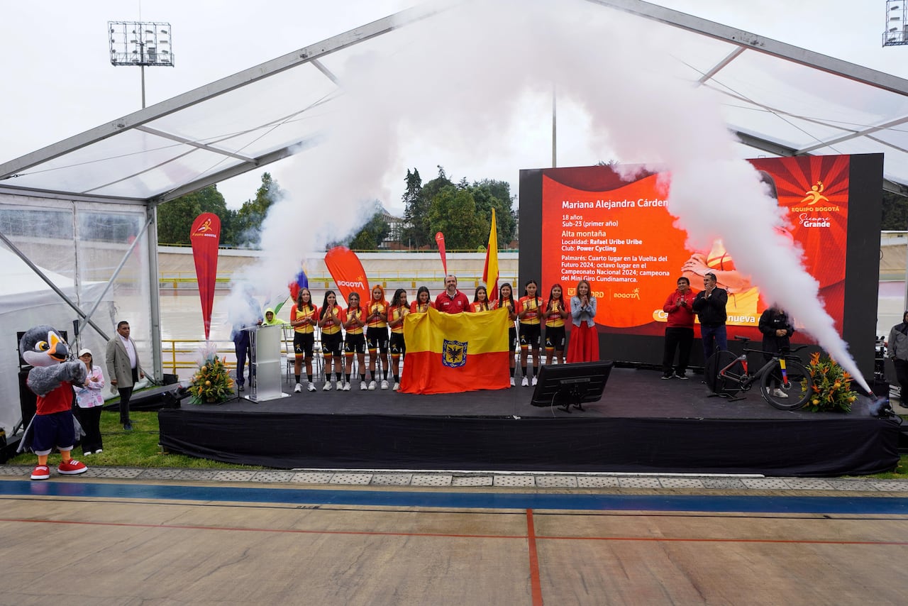 Bogotá le apuesta al deporte femenino: así se vivió el lanzamiento del equipo capitalino de ciclismo.