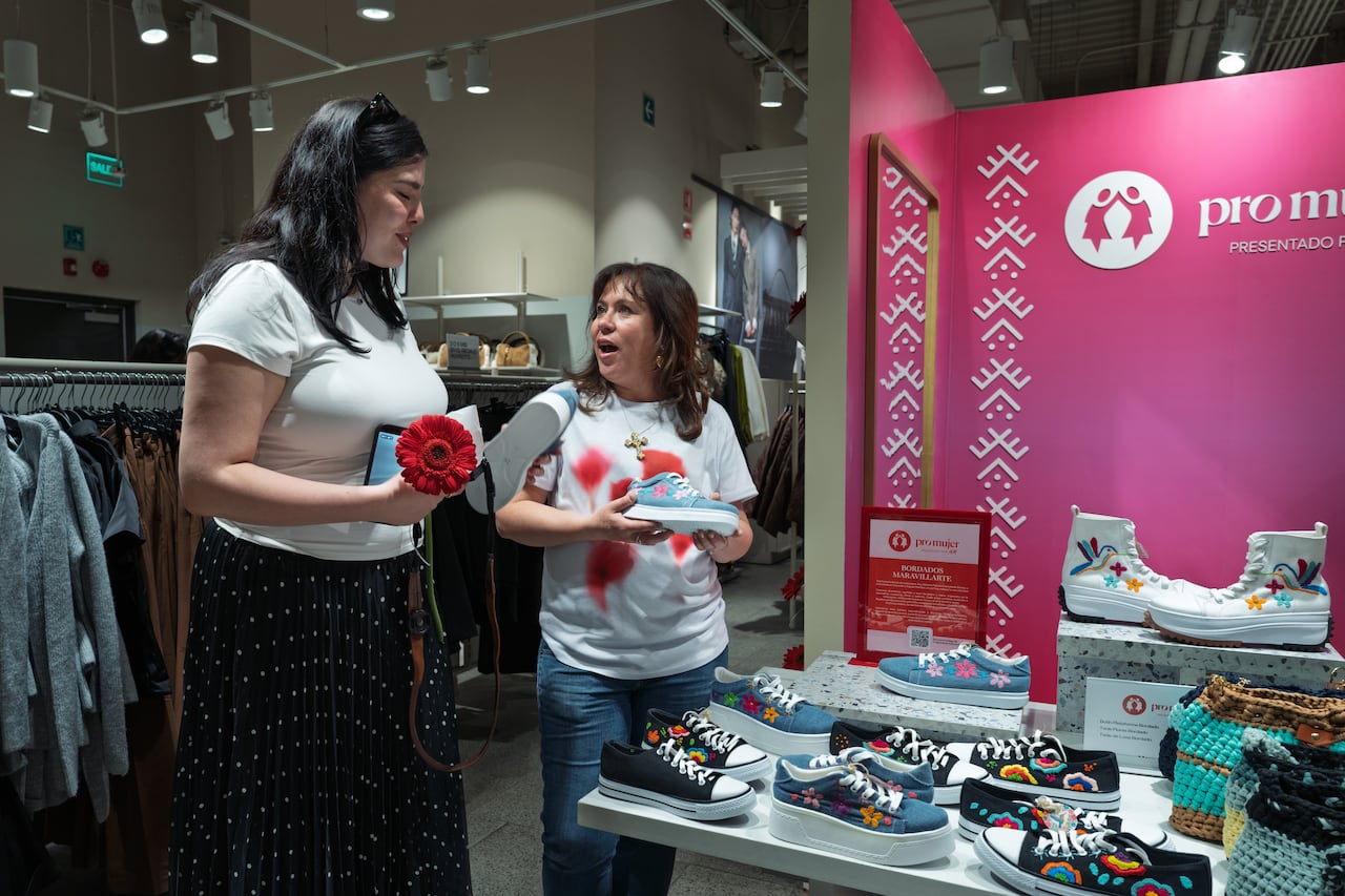 H&M abre las puertas de sus tiendas para que mujeres de distintas comunidades compartan sus historias