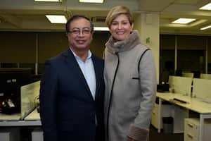 Gustavo Petro y Verónica Alcocer