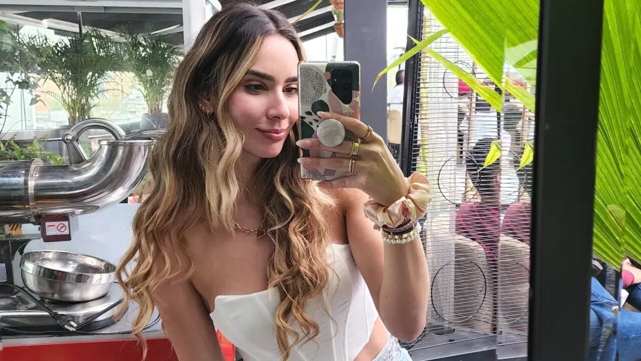 Mari Manotas le responde a seguidora que se despachó contra sus cejas