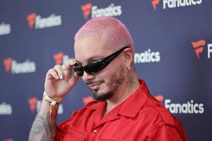 J Balvin asiste a la Fanatics Super Bowl Party en 3Labs el 12 de febrero de 2022 en Culver City, California.