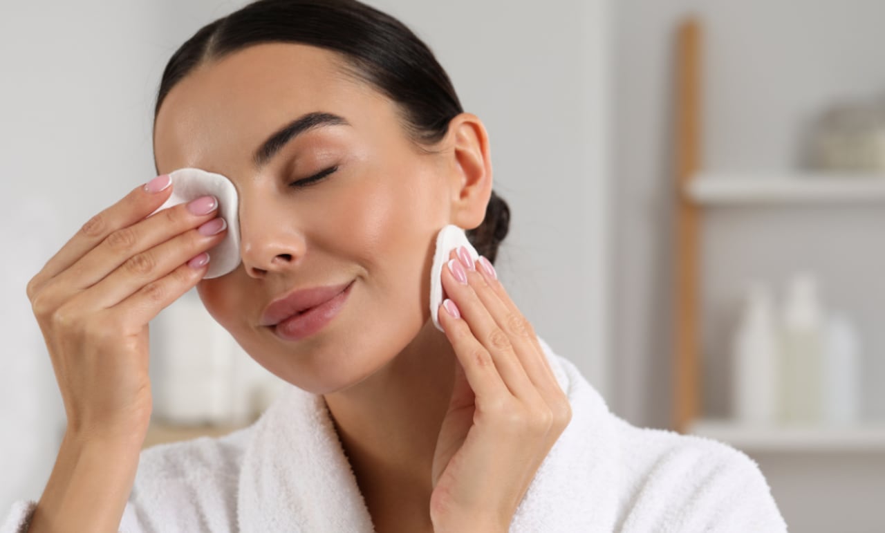 Desmaquillarse / maquillaje / limpiar rostro / desmaquillaje