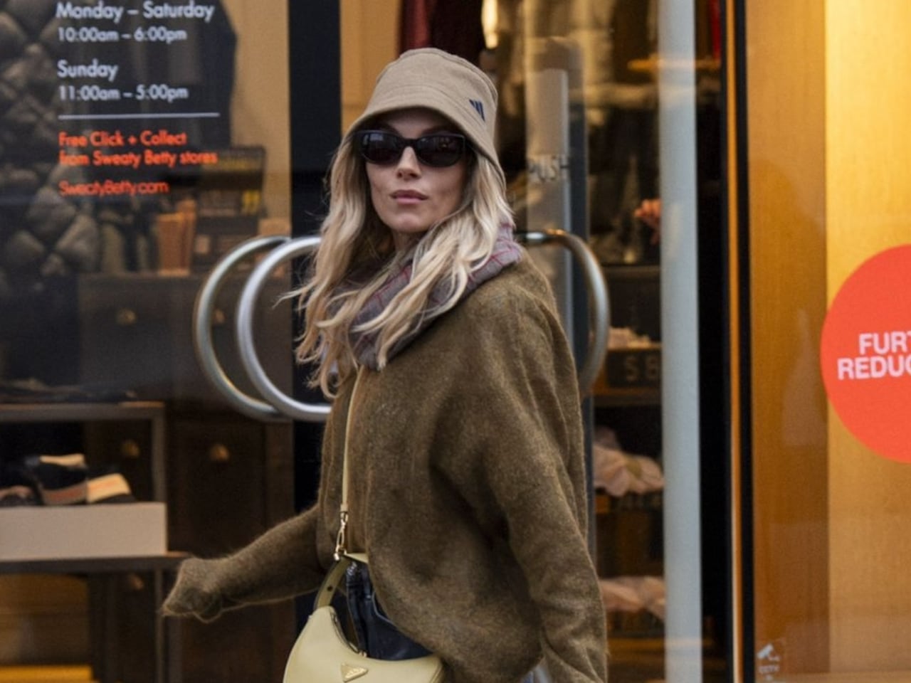 Sienna Miller y HOFF: