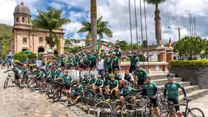 Grupo de ciclistas durante rodada de Antioquia en Bici.