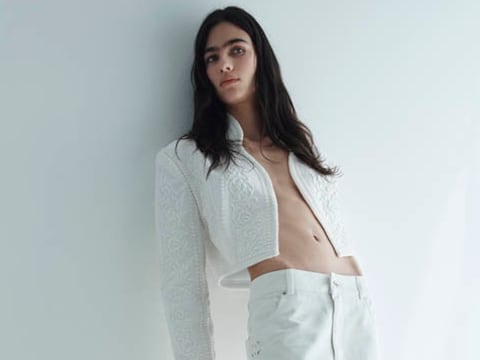 Primavera híbrida: H&M reinventa el guardarropa con nostalgia y audacia